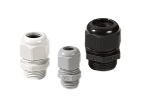 Drei Kabelverschraubungen in unterschiedlichen Größen und Farben sind nebeneinander abgebildet.